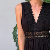 Charlotte - Vestido de renda artesanal com decote em V