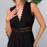 Charlotte - Vestido de renda artesanal com decote em V