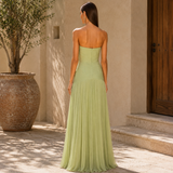 Almudena | Vestido Elegância Sofisticada que Estiliza com Delicadeza para Mulher