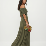 Carla | Vestido elegante sem autorizações