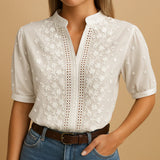 Cambria – Blusa Cambria com gola cortada e bordado para Mulher