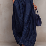 Olga - Conjunto Largo com Decote em Forma de Olho de Fechadura em Azul Escuro Listrado para Mulher
