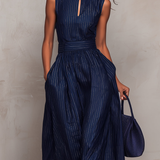Olga - Conjunto Largo com Decote em Forma de Olho de Fechadura em Azul Escuro Listrado para Mulher