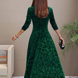 Denise | Elegante vestido de festa em veludo com decote em V