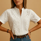Cambria – Blusa Cambria com gola cortada e bordado para Mulher